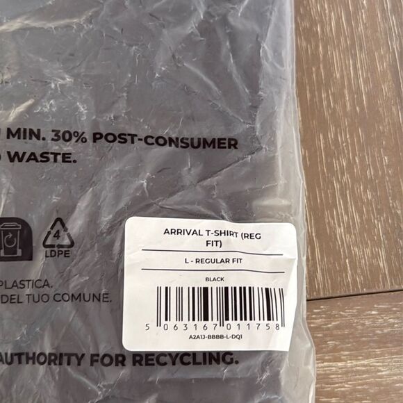 GYMSHARK ARRIVAL T-SHIRT REGULAR FIT BLACK LARGE‎ NWT IN PACKAGING - Picture 6 of 6